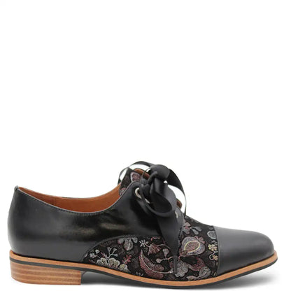 AVIT WOMENS FLAT COURT