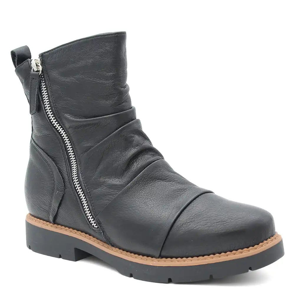 CALISTA WOMENS FLAT BOOT