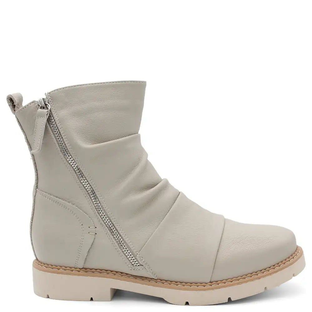 CALISTA WOMENS FLAT BOOT