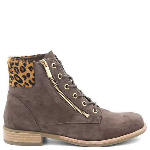 COLLEGE WOMENS FLAT BOOT
