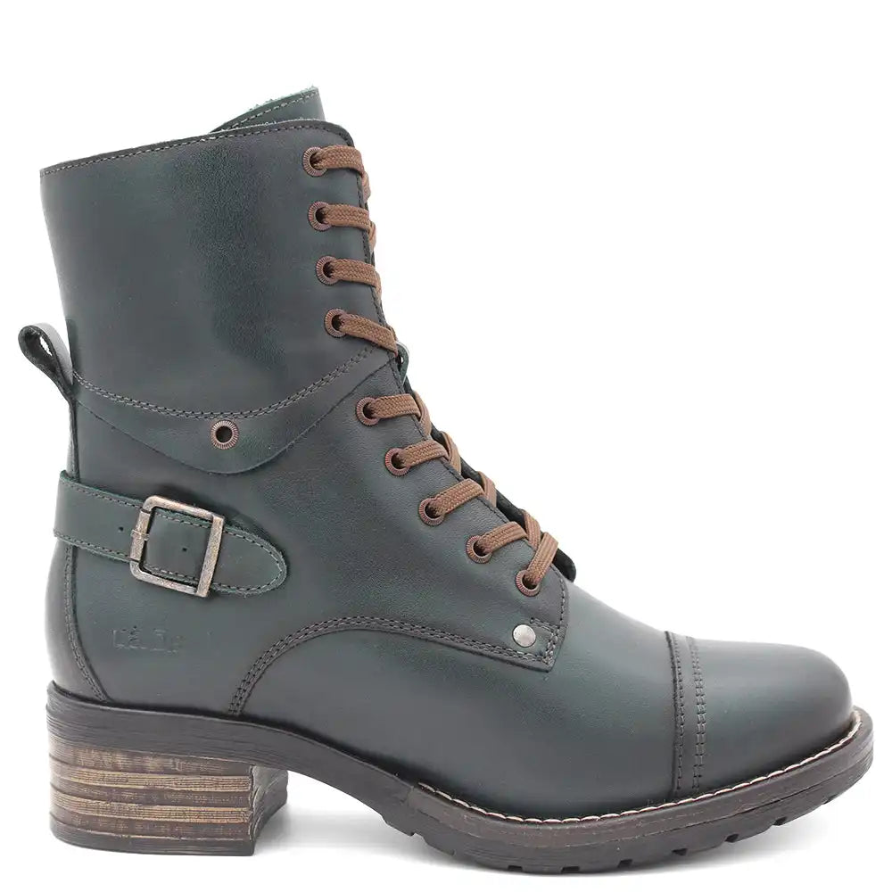 CRAVE WOMENS FLAT BOOT
