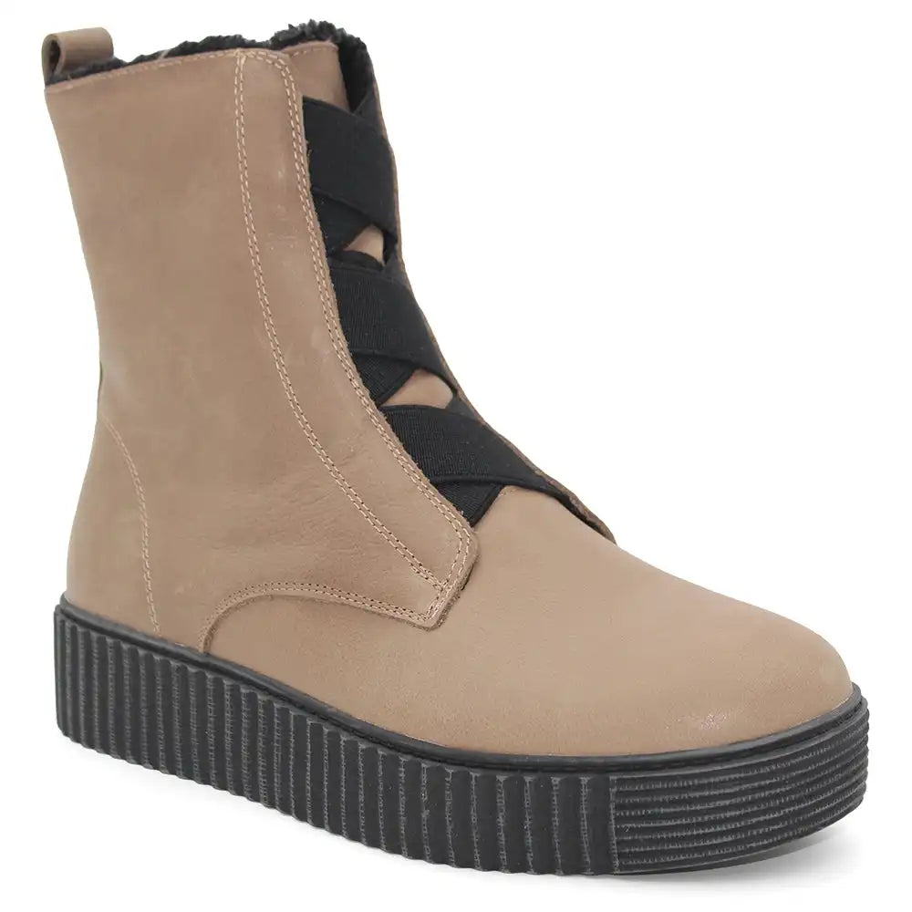 DATING WOMENS FLAT BOOT