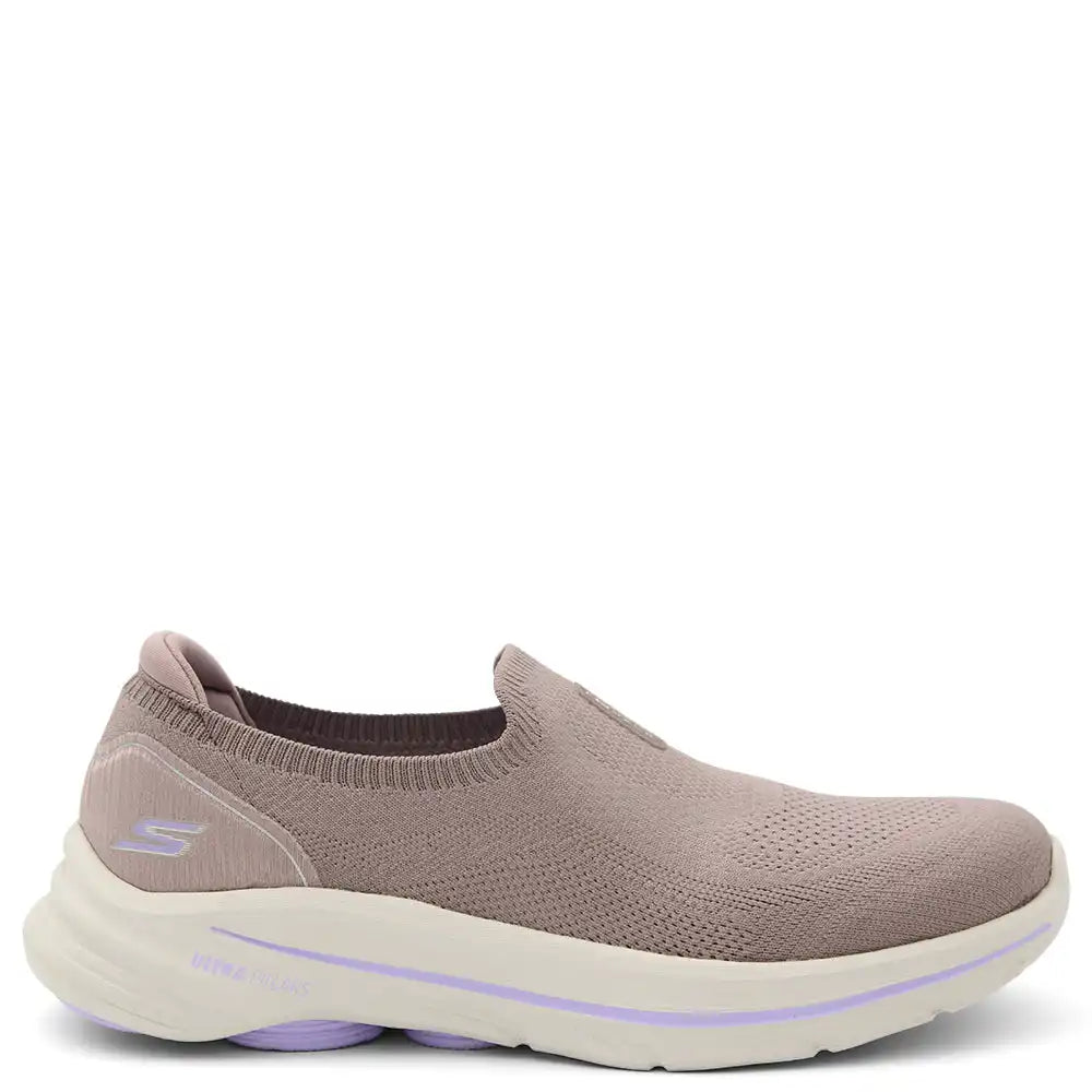 GO WALK 8 ALEENA WOMENS SNEAKER