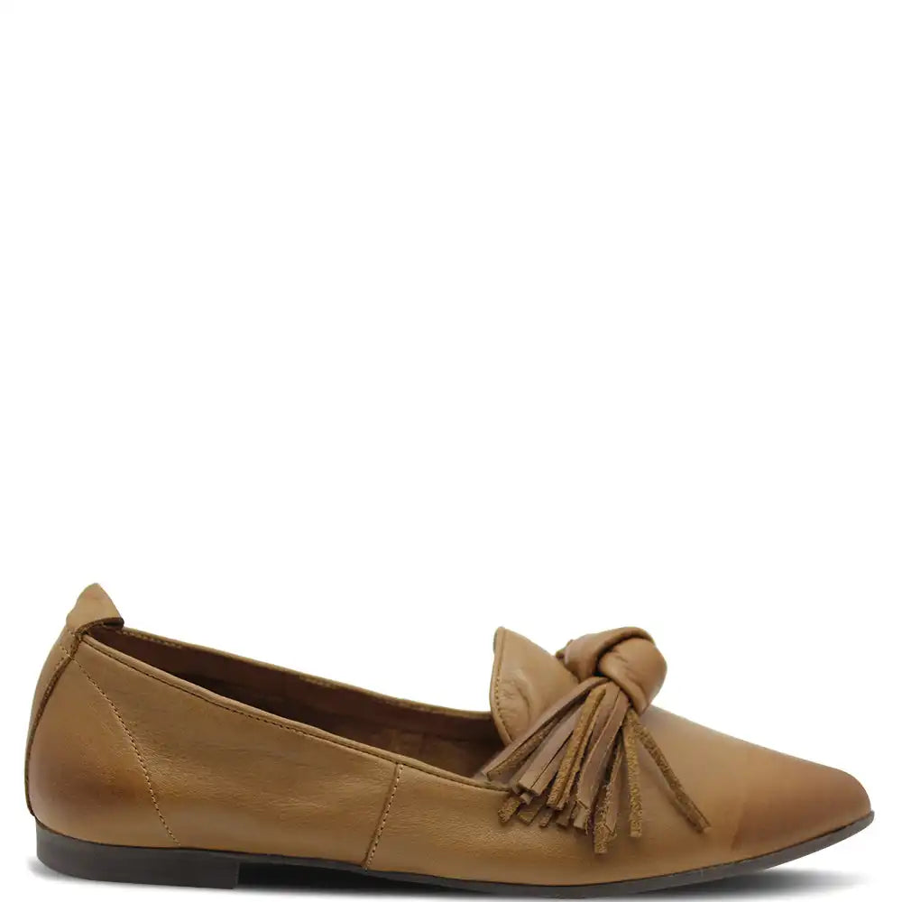 BESTIE WOMENS FLAT SLIP ON