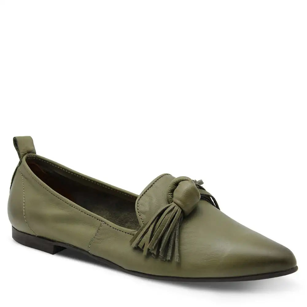 BESTIE WOMENS FLAT SLIP ON