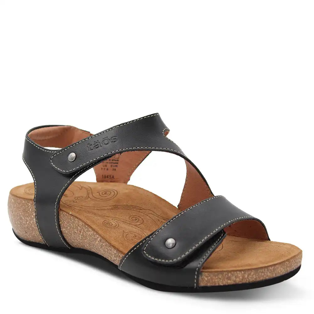 LOVELY WOMENS FLAT SANDAL