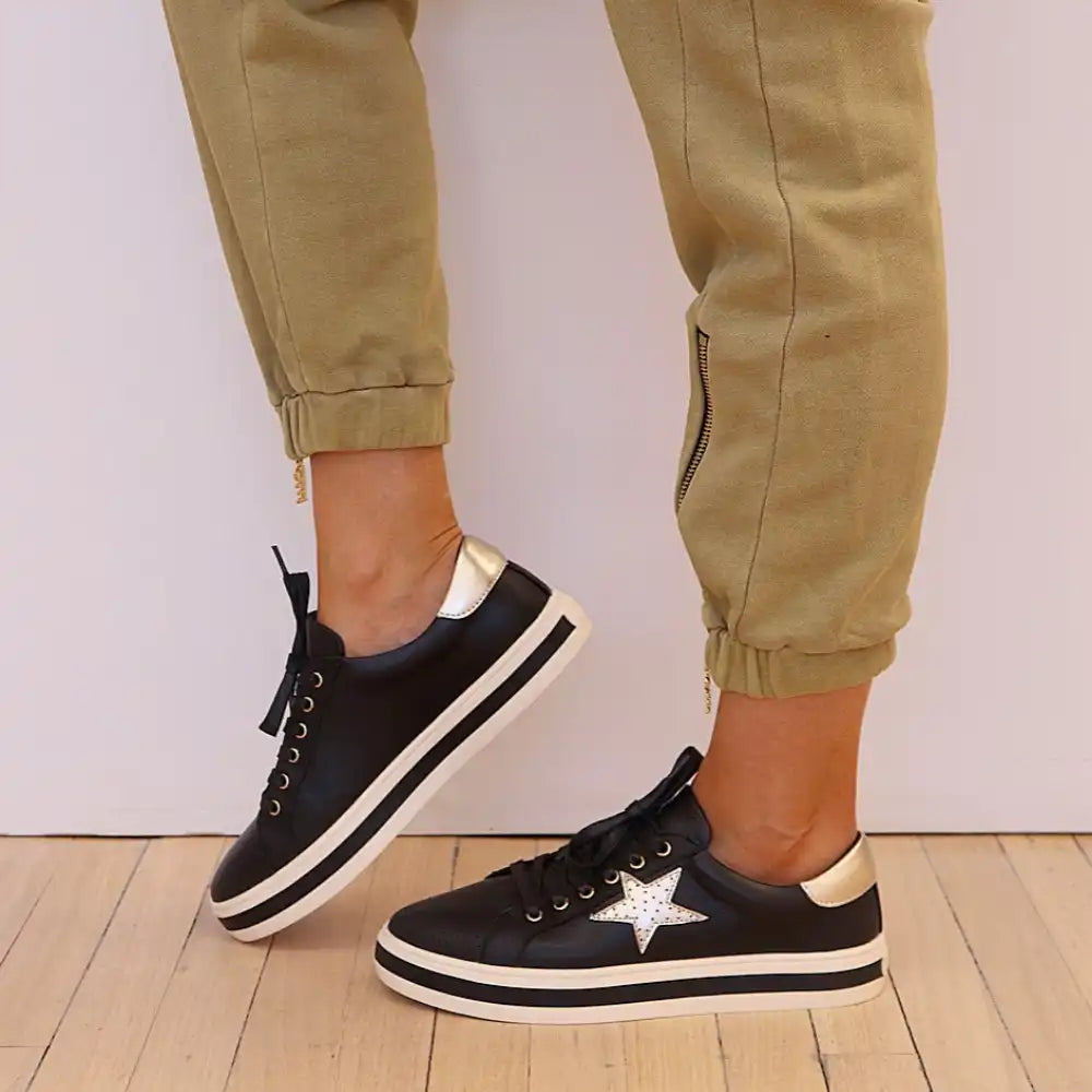 PIXIE WOMENS SNEAKER