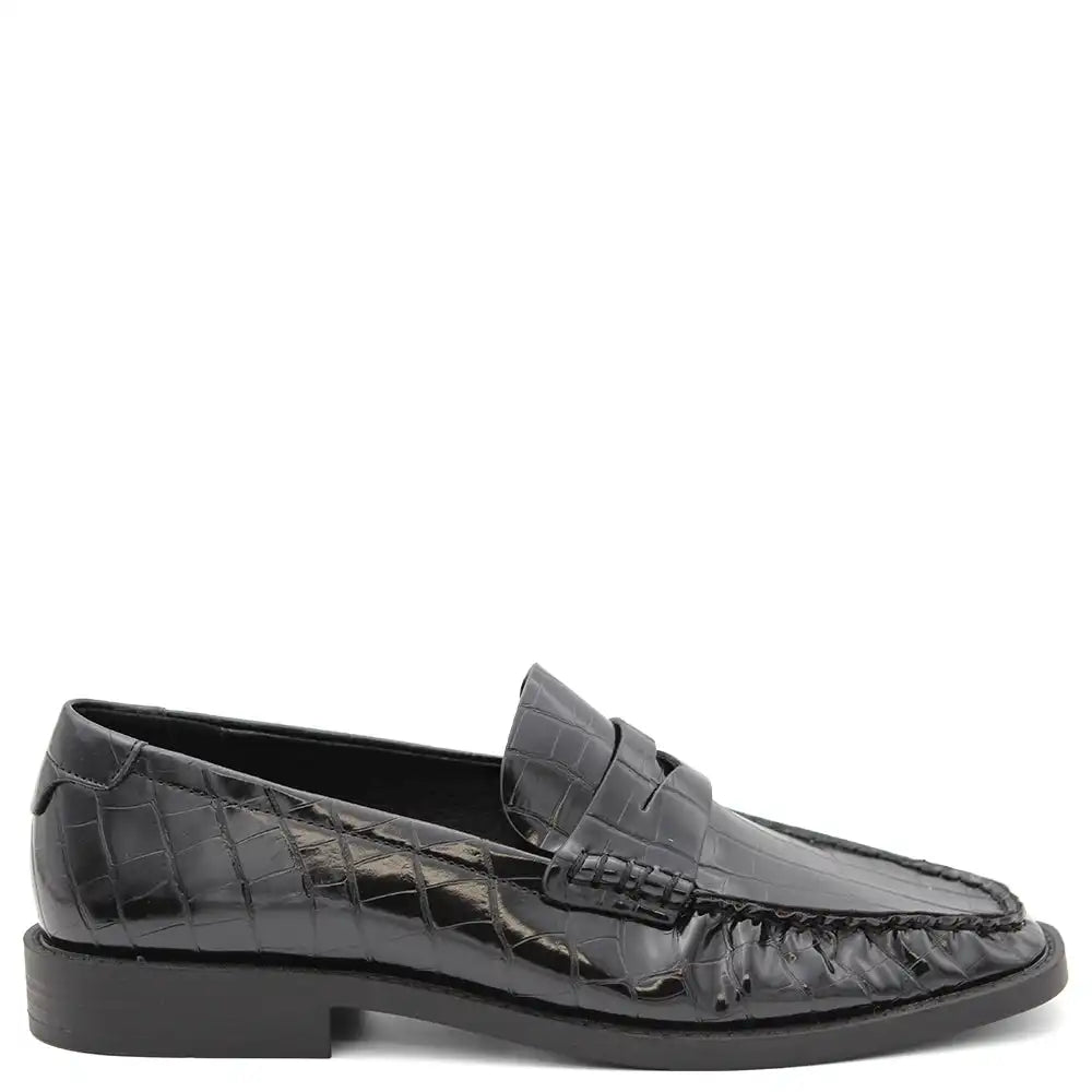 QUANNAH WOMENS FLAT MOCCASIN