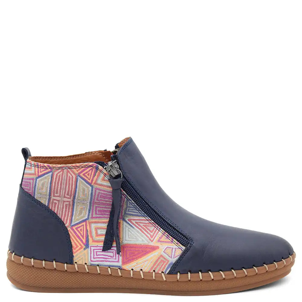 REGAN WOMENS FLAT BOOT