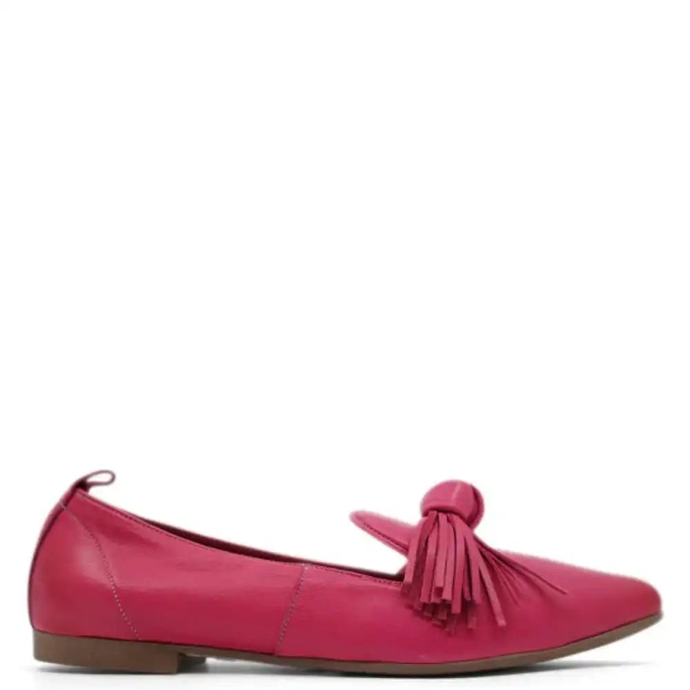 BESTIE WOMENS FLAT SLIP ON